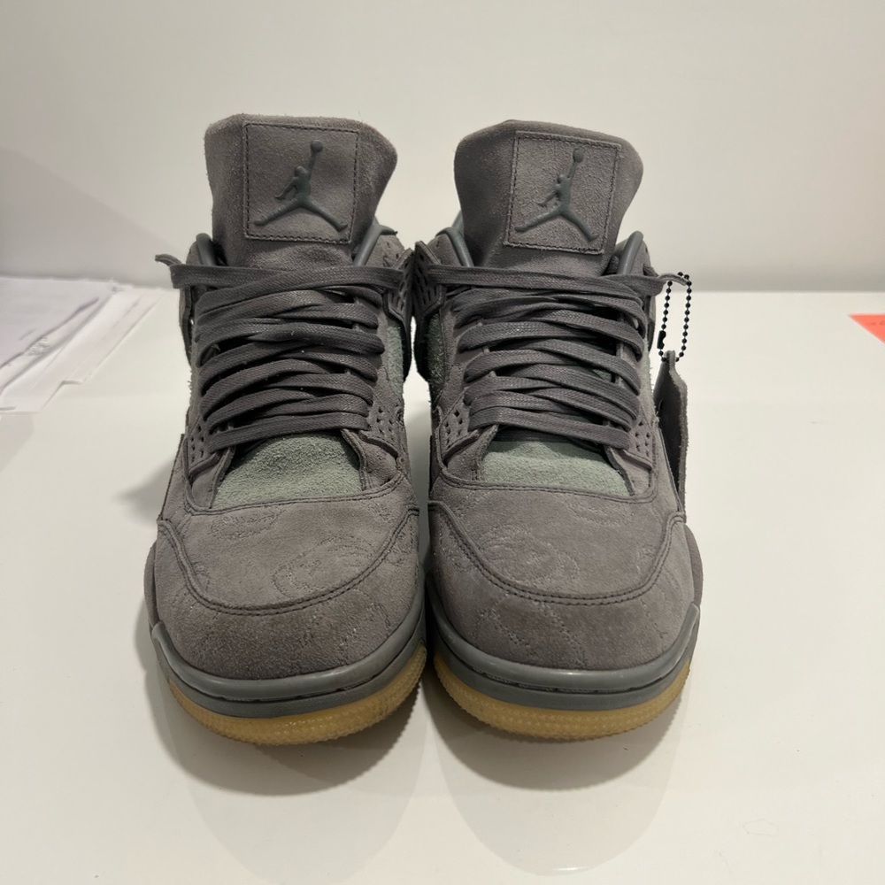 Jordan Retro Kaws 4